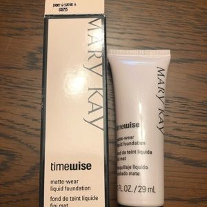 Mary Kay Matte Wear Liquid Foundation Ivory 6